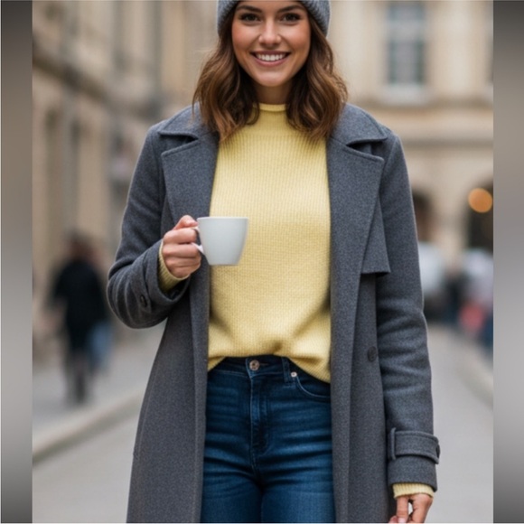 Eddie Bauer Yellow Women's Sweater - Medium Knit - Picture 2 of 9